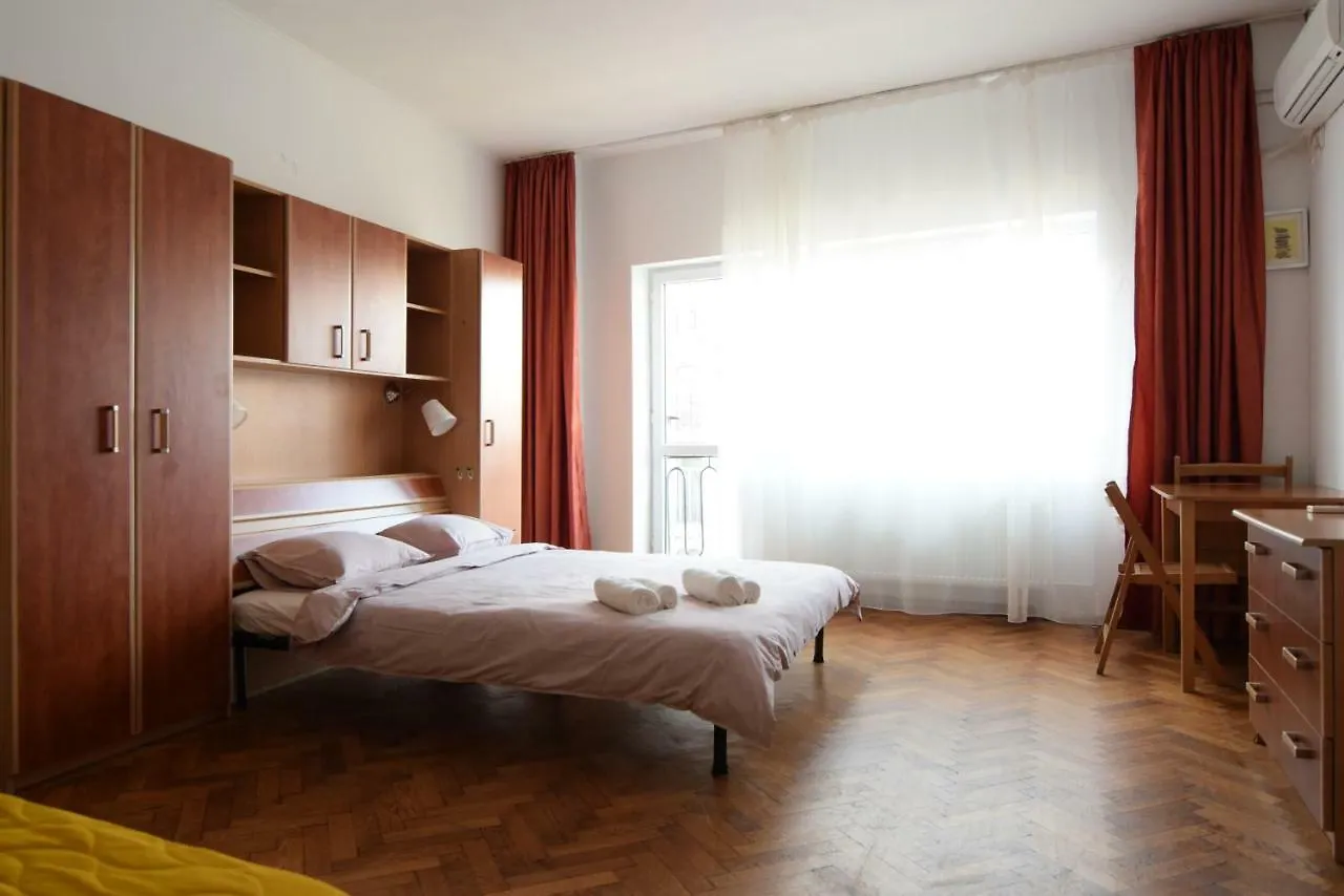 Resedinta Lui Calin - Downtown Park Cismigiu Apartment Bucharest Romania