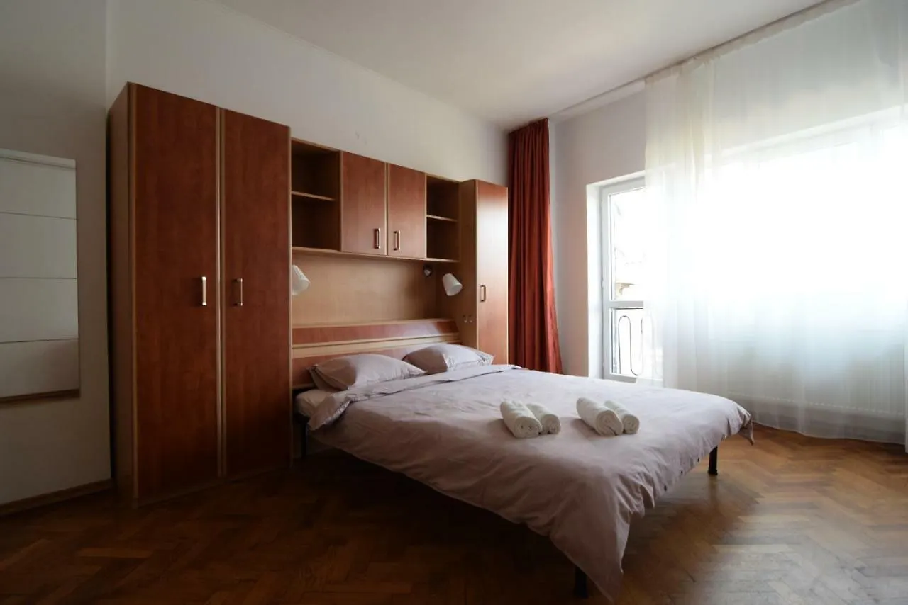 Resedinta Lui Calin - Downtown Park Cismigiu Apartment Bucharest