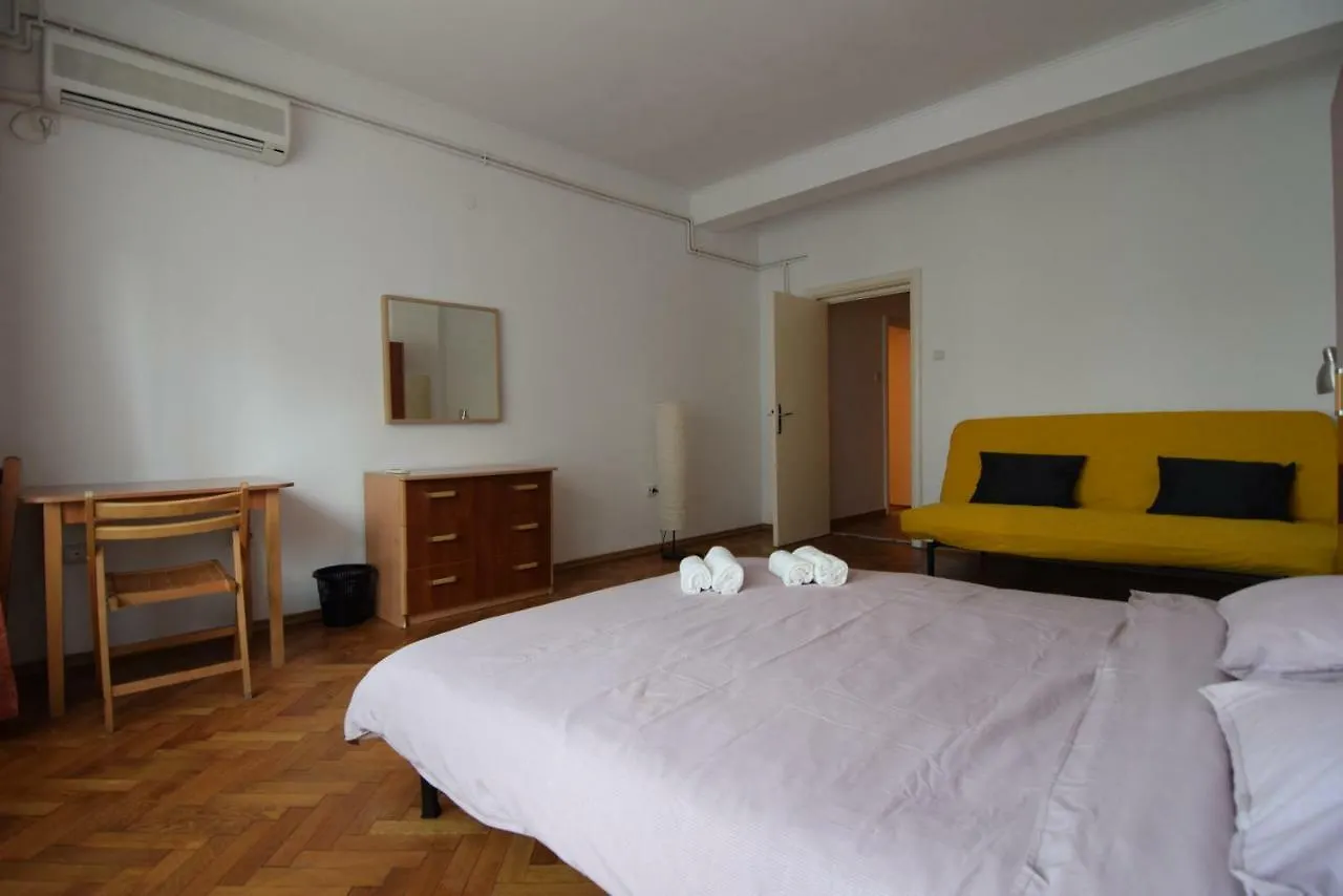 Resedinta Lui Calin - Downtown Park Cismigiu Apartment Bucharest