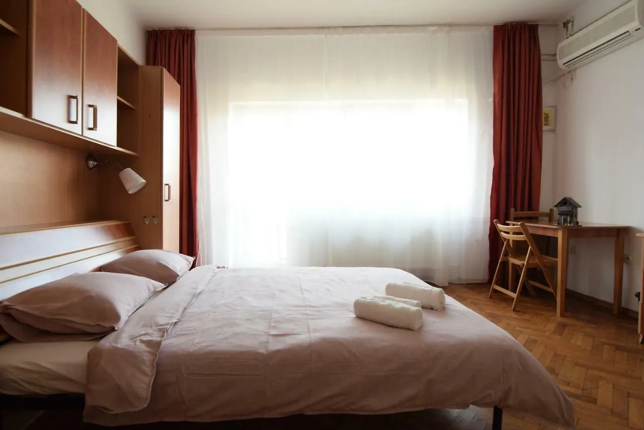 Resedinta Lui Calin - Downtown Park Cismigiu Apartment Bucharest Romania