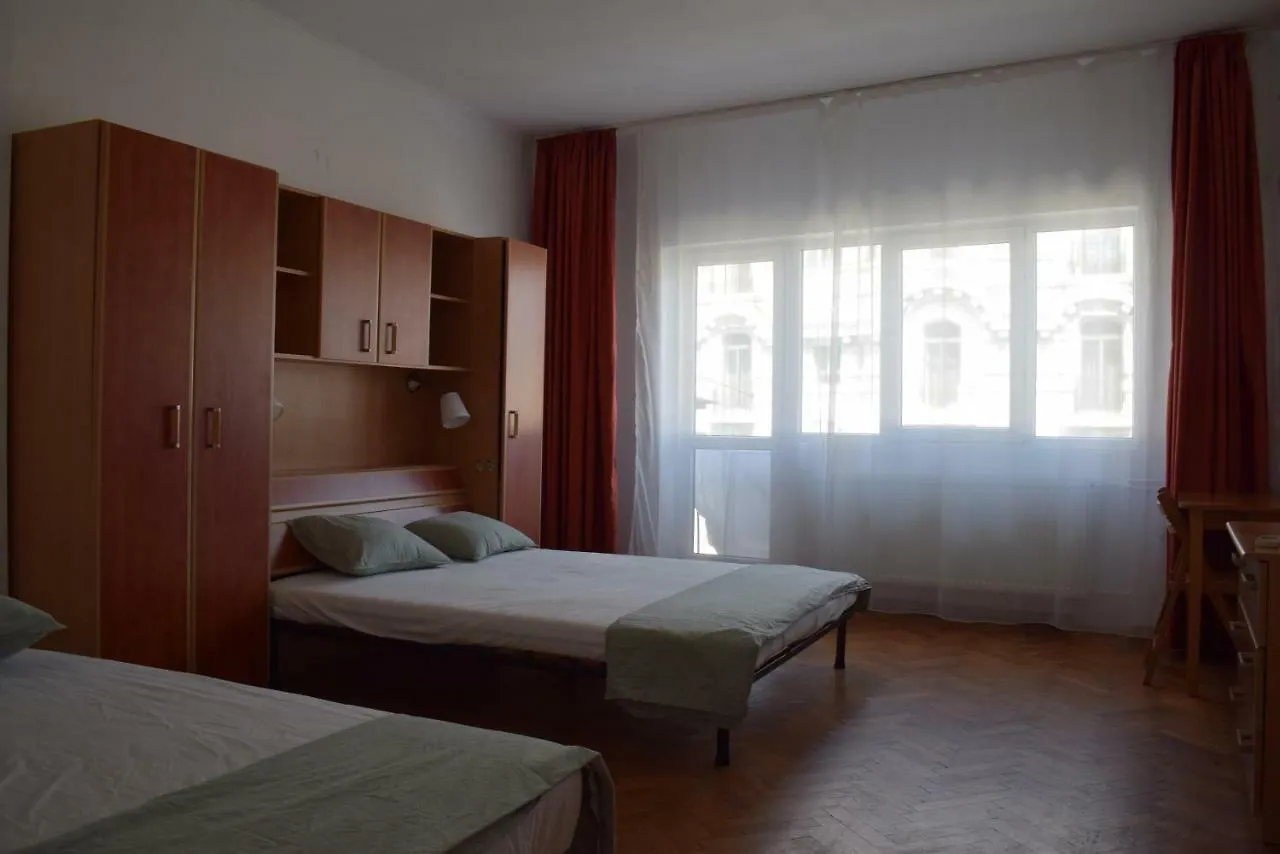 Resedinta Lui Calin - Downtown Park Cismigiu Apartment Bucharest 0*,